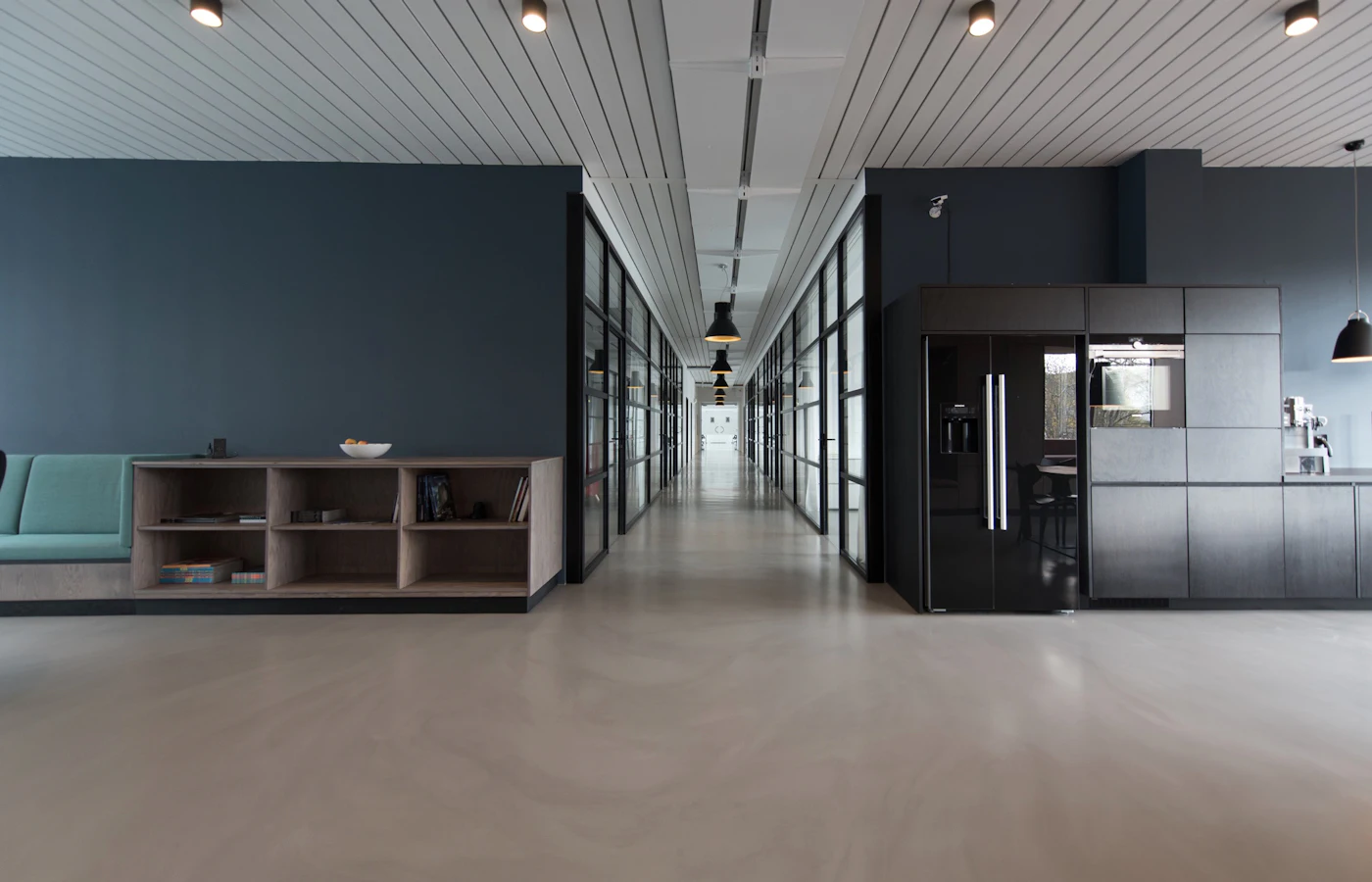 Sade ve aydınlık bir ofis